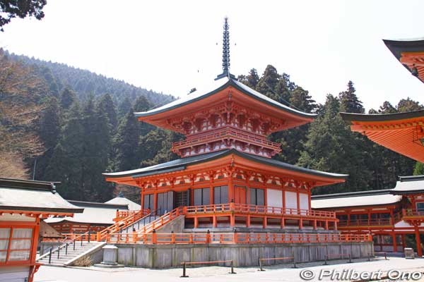Hokke Soji-in pagoda in Todo complex 東塔