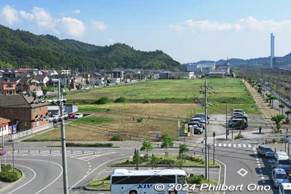 Vacant land on the east side of JR Maibara Station (lower right) to be developed.