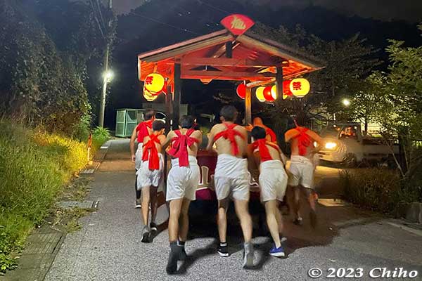 Asahiyama float’s Hadaka-mairi procession (裸参り) visiting a boy’s home