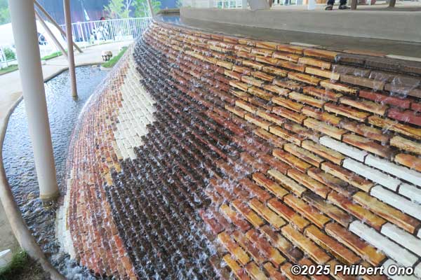 Shigaraki ceramic tiles at Jellyfish Pavilion.