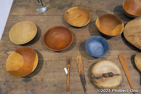 Umi no Schole store wooden dishes