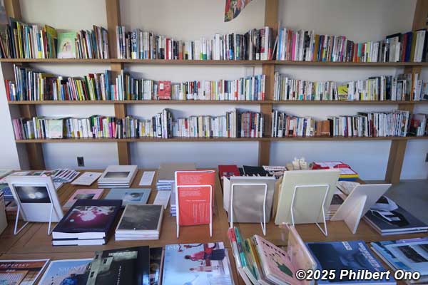 Umi no Schole bookstore